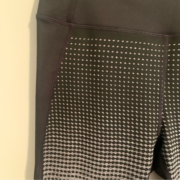 Cropped Leggings | Reitman’s Hyba | Size M - Picture 4 of 5